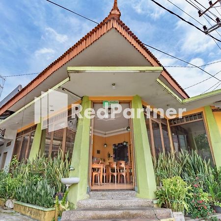 מאלאנג Nafisa Homestay Syariah Near Jatim Park 3 Batu Mitra Reddoorz מראה חיצוני תמונה