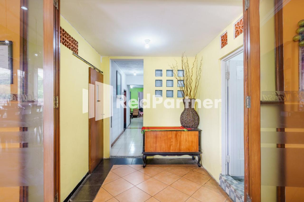 מאלאנג Nafisa Homestay Syariah Near Jatim Park 3 Batu Mitra Reddoorz מראה חיצוני תמונה