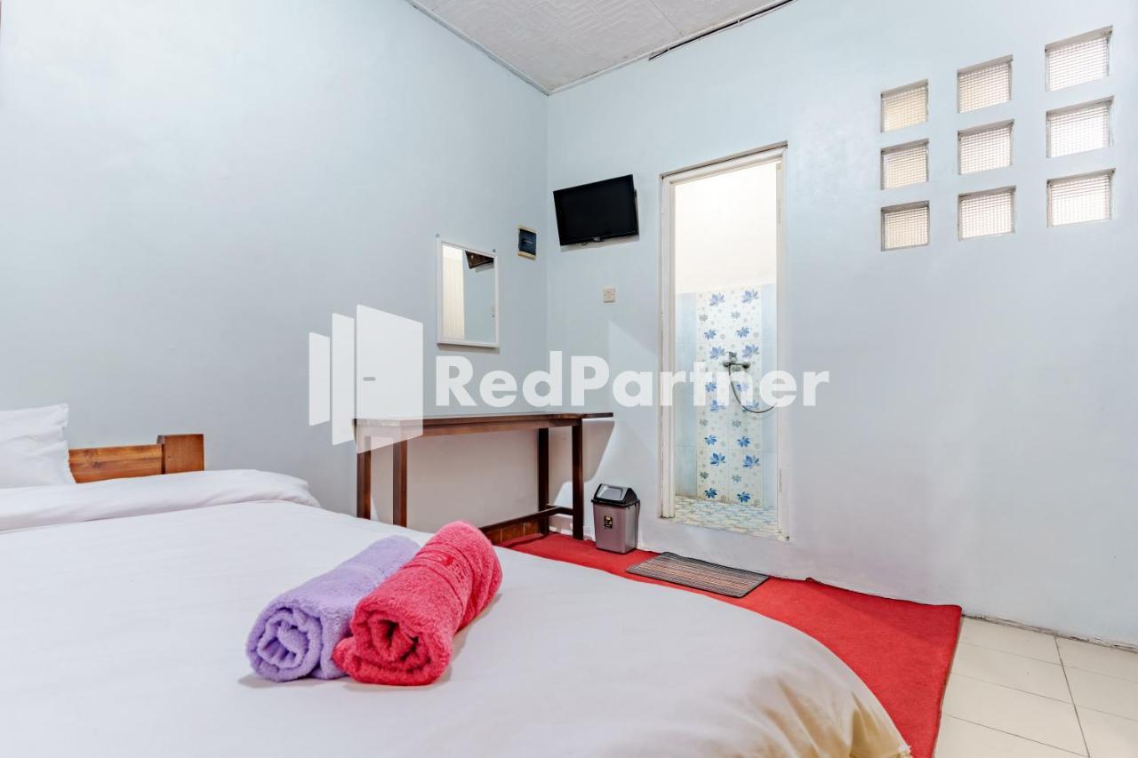 מאלאנג Nafisa Homestay Syariah Near Jatim Park 3 Batu Mitra Reddoorz מראה חיצוני תמונה