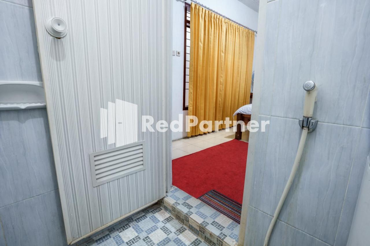 מאלאנג Nafisa Homestay Syariah Near Jatim Park 3 Batu Mitra Reddoorz מראה חיצוני תמונה