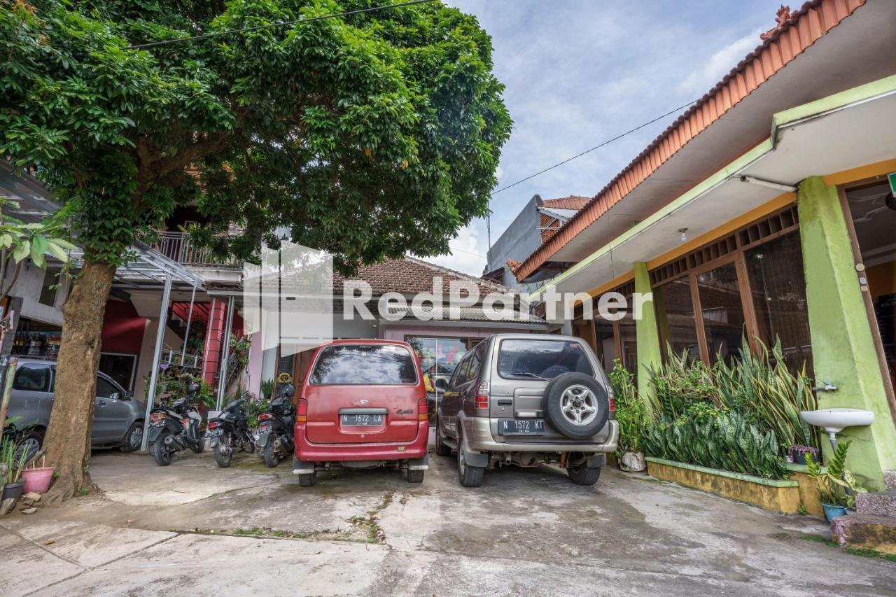 מאלאנג Nafisa Homestay Syariah Near Jatim Park 3 Batu Mitra Reddoorz מראה חיצוני תמונה