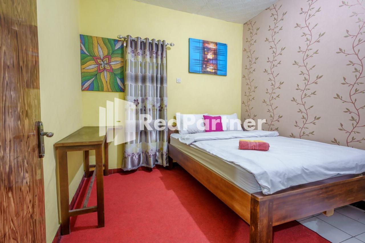 מאלאנג Nafisa Homestay Syariah Near Jatim Park 3 Batu Mitra Reddoorz מראה חיצוני תמונה